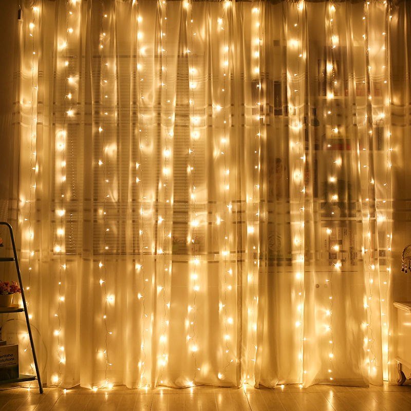 USB LED カーテンストリングライト リモコン付き 寝室 - String Curtain Light のレビューと価格